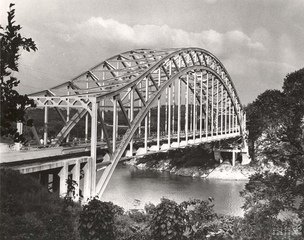 Puente Usumacinta, ca. 1950. Fondo FNM, Sección Revista Ferronales. CEDIF, CNPPPCF, Secretaría de Cultura.