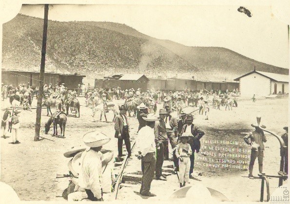 Tropas en la estación de San Andrés, mayo de 1920. Colección Zárate y Arriola. CEDIF, CNPPCF, Secretaría de Cultura.