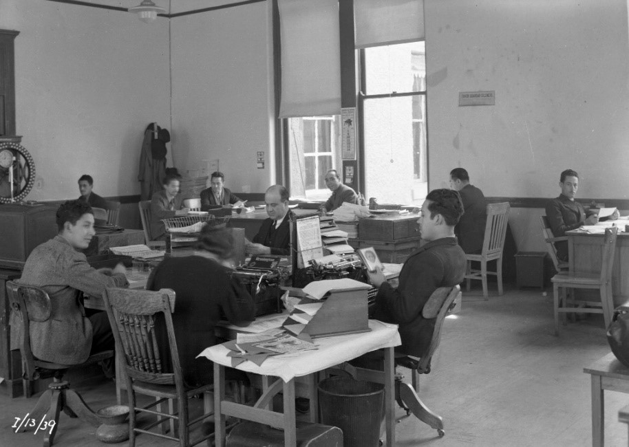Oficina de la Oficialía mayor del Departamento de vía y edificios, edificio de la estación Colonia. Enero 13 de 1939. Fondo FNM, Sección Comisión de Avalúo e Inventarios. CEDIF, CNPPCF, Secretaría de Cultura.
