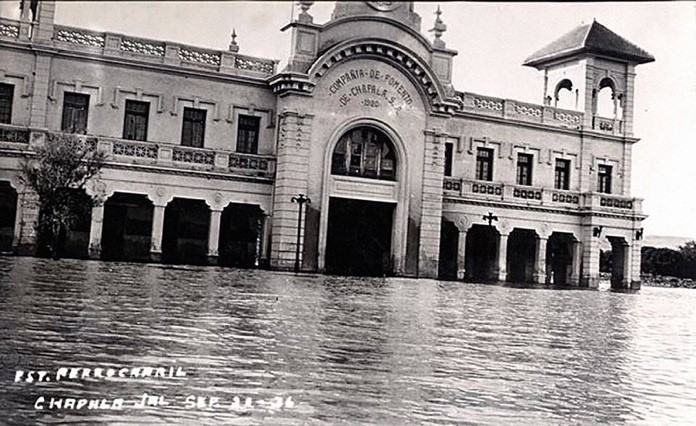 Estación de trenes inundada. Septiembre 1926. Autor: anónimo. Referencia: Imágenes Históricas de Guadalajara.