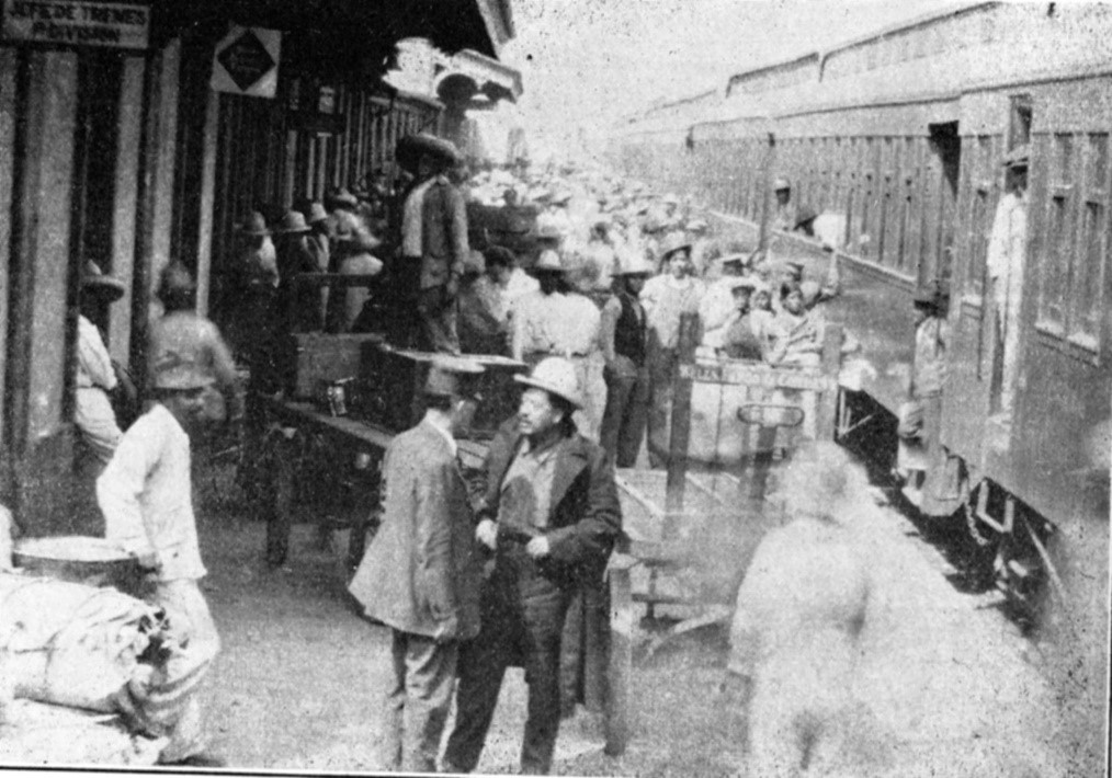 Aspecto del andén de Apizaco al paso de trenes. Mexrail. Magazine de empleados del Ferrocarril Mexicano. Abril 1925, t. II, año, I, núm. 11, p. 25.
