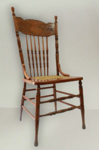 Silla de madera. Colección CNPPCF/MNFM. Secretaría de Cultura.