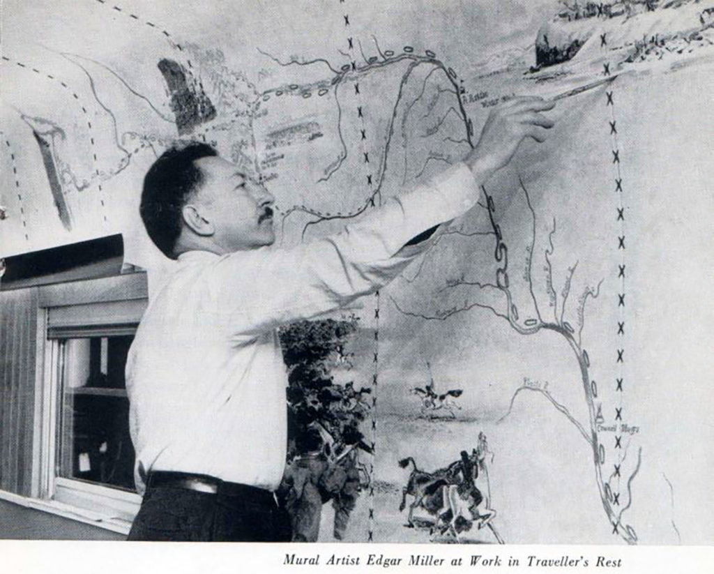 Edgar Miller pintando uno de los murales de los coches “Traveller’s Rest”.10
