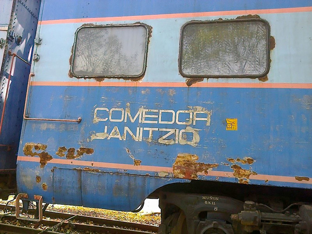 NM 3681 – Coche Comedor “Janitzio” antes de su restauración exterior.23